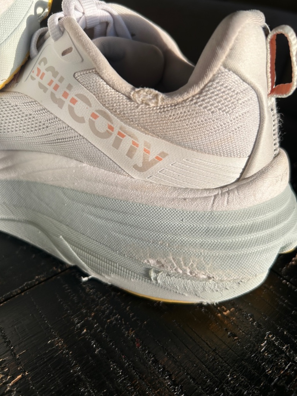 Saucony Hurricane‎ 24 running shoes in the White/Foam colorway - Picture 5 of 12